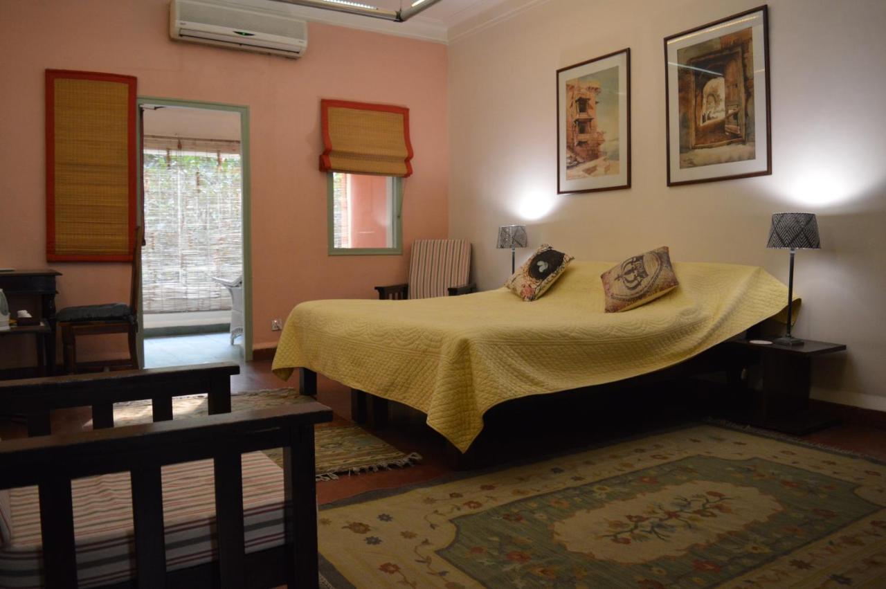 G 49 Bed & Breakfast Nowe Delhi Zewnętrze zdjęcie